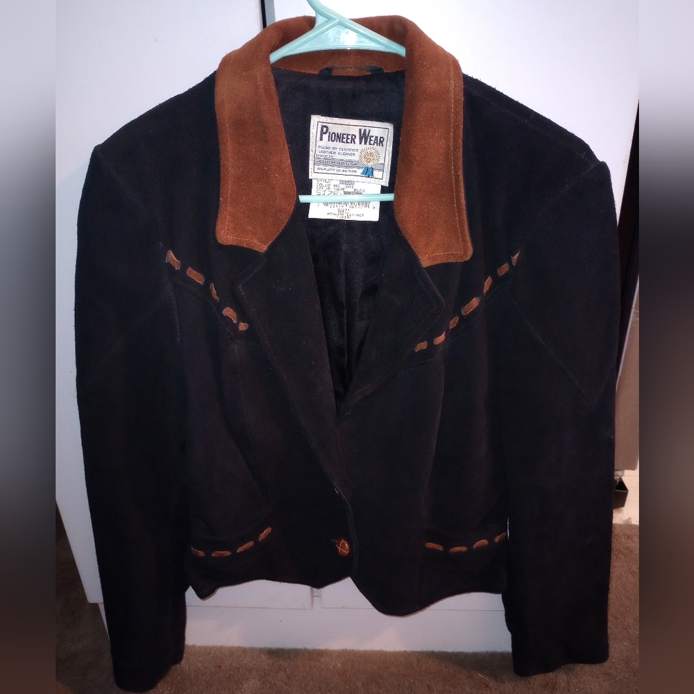 Pioneer Wear Vintage Women's Black Genuine Leather/Suede Jacket, size 8